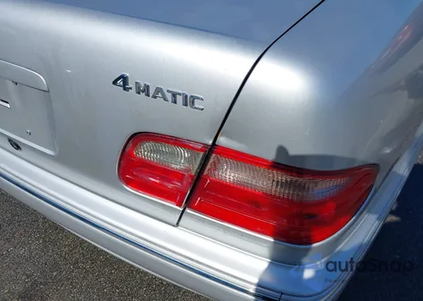 2000 Mercedes-Benz E 320 4M from USA, damaged, VIN WDBJF82J1YX035087